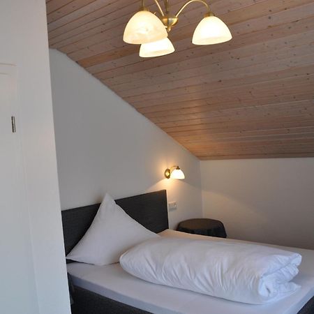 Gaestehaus Ullmannshof Kirchheim am Neckar Ruang foto
